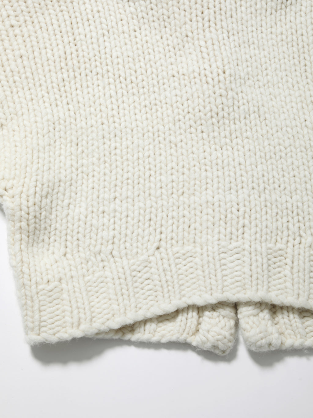 CHILLING HAND MADE SWEATER HEAVY WEIGHT WOOL YARN AM-K0309 Off white