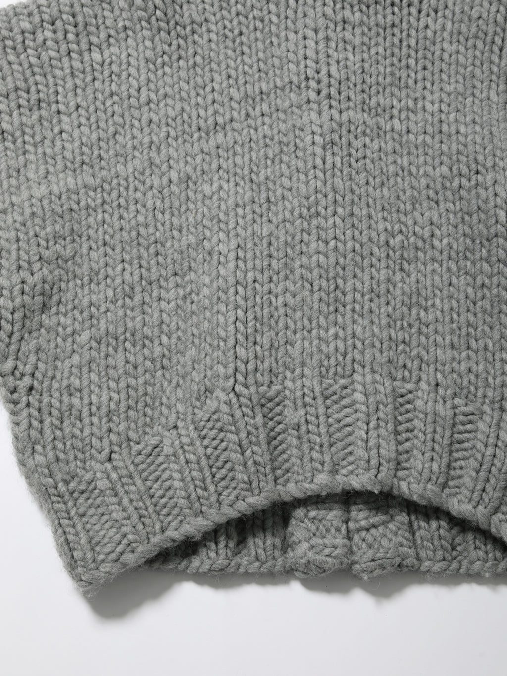CHILLING HAND MADE SWEATER HEAVY WEIGHT WOOL YARN AM-K0309 GRAY