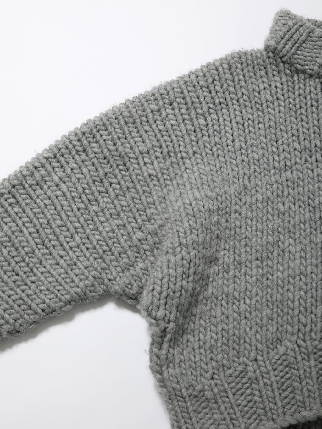 CHILLING HAND MADE SWEATER HEAVY WEIGHT WOOL YARN AM-K0309 GRAY