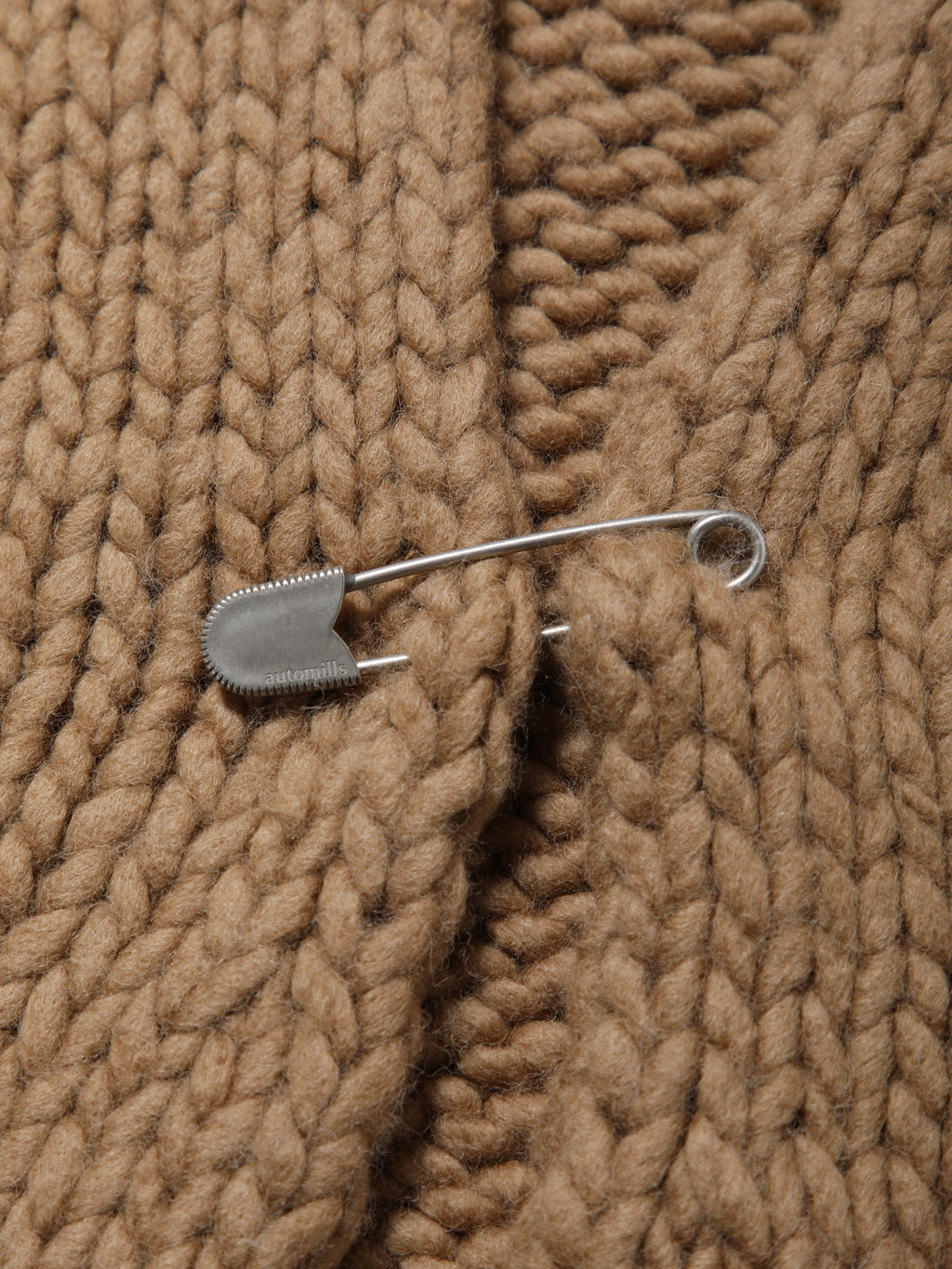 CHILLING HAND MADE VEST HEAVY WEIGHT WOOL YARN W/BIG ANZEN PIN AM-K0502