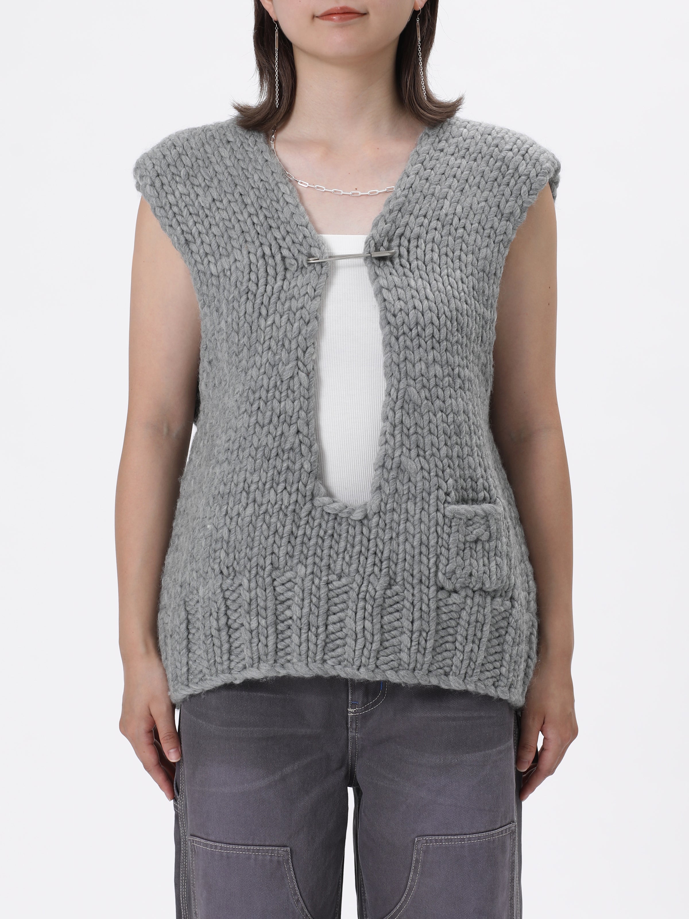 CHILLING HAND MADE VEST HEAVY WEIGHT WOOL YARN W/BIG ANZEN PIN AM-K0502