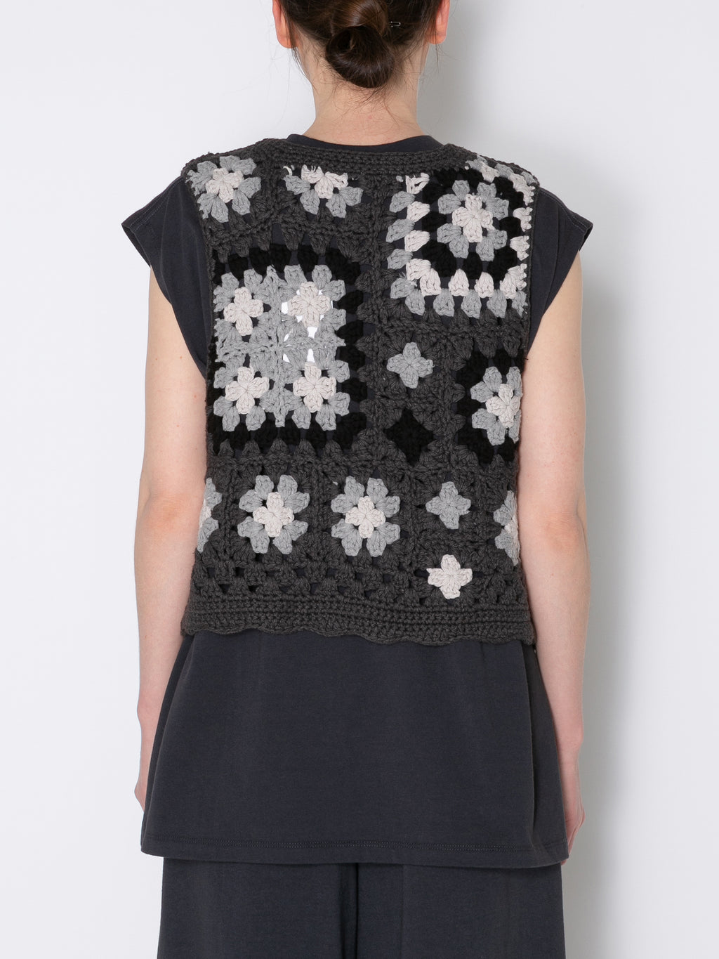 GRATEFUL VEST C/A HAND CROCHET AM-K0007 Charcoal