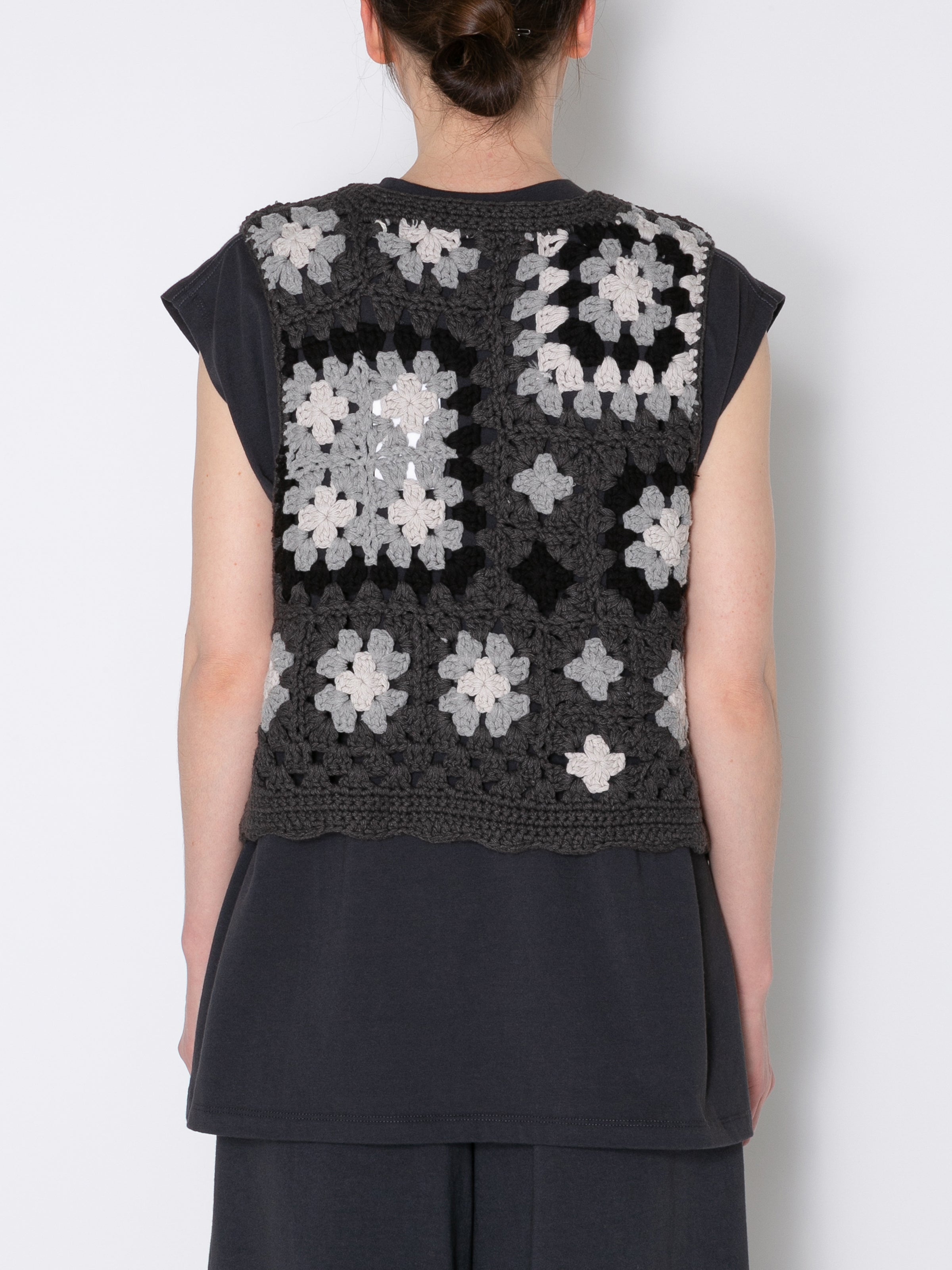 GRATEFUL VEST C/A HAND CROCHET AM-K0007 Charcoal