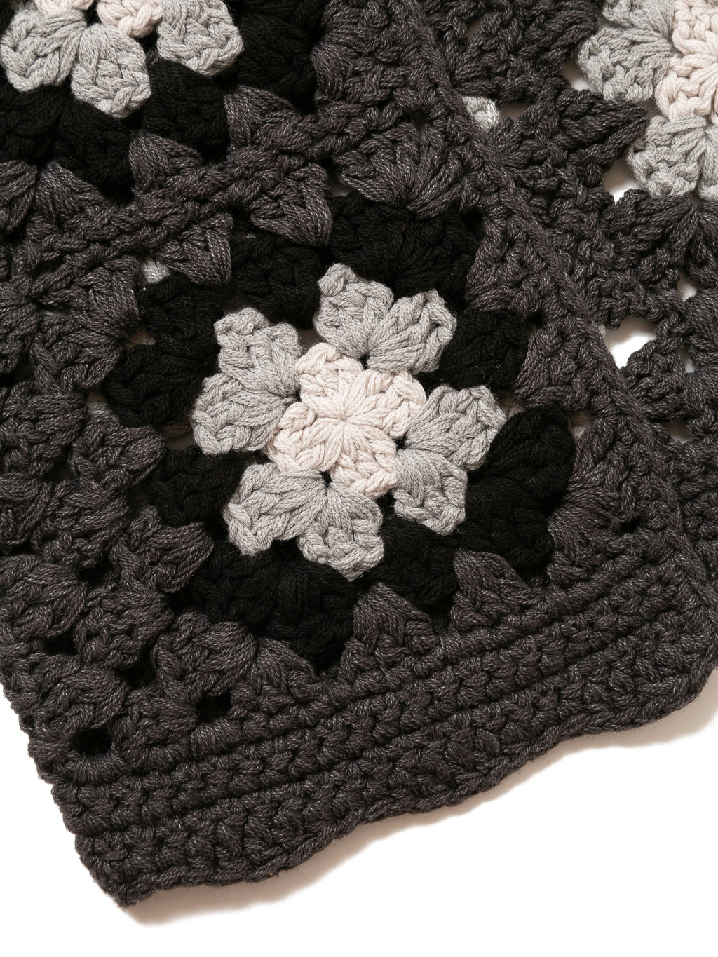 GRATEFUL VEST C/A HAND CROCHET AM-K0007 Charcoal